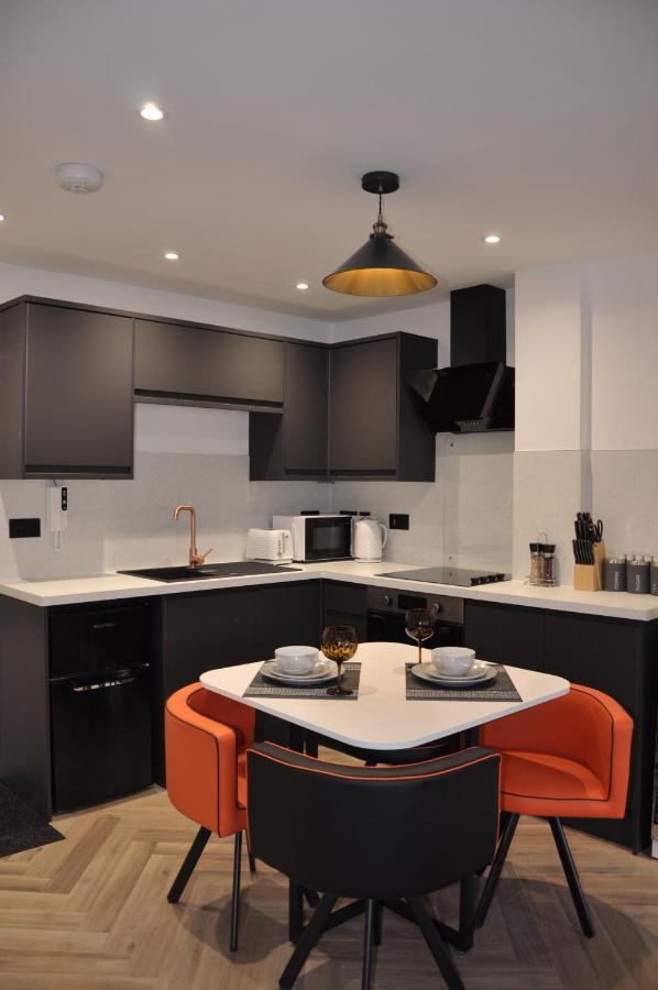 Luxury Studio- Mk Central- 5 Mins Drive To Train Station-Direct Trains To London, Birmingham 米尔顿凯恩斯 外观 照片