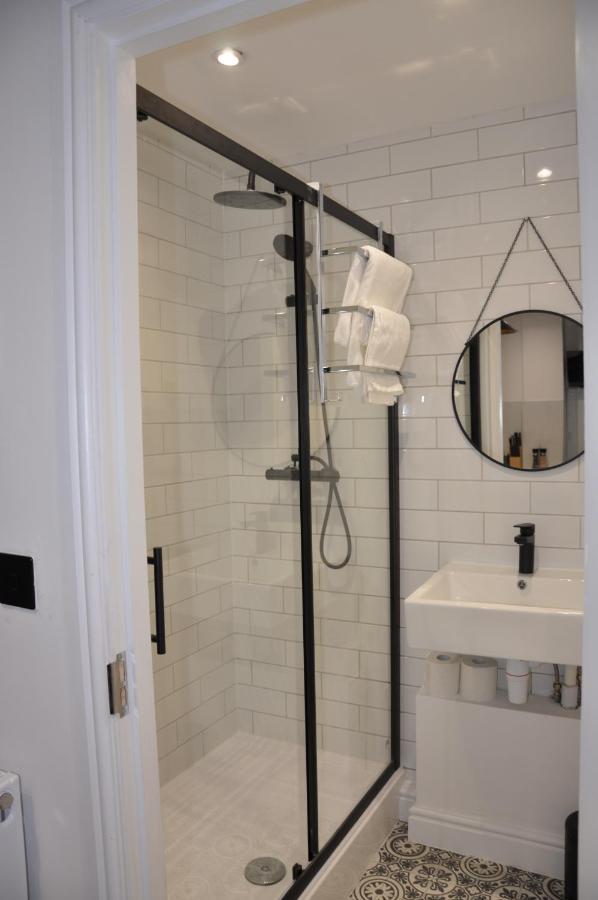 Luxury Studio- Mk Central- 5 Mins Drive To Train Station-Direct Trains To London, Birmingham 米尔顿凯恩斯 外观 照片